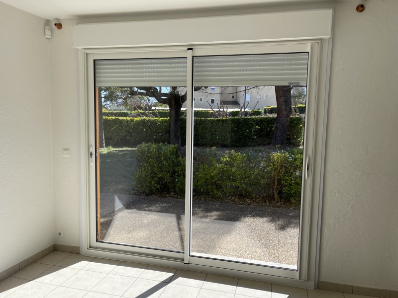 Pose d'une baie coulissante sur Peyruis