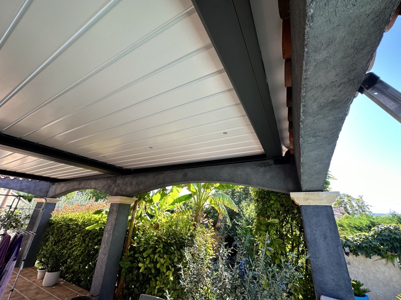  installation d’une pergola bioclimatique sur Volx