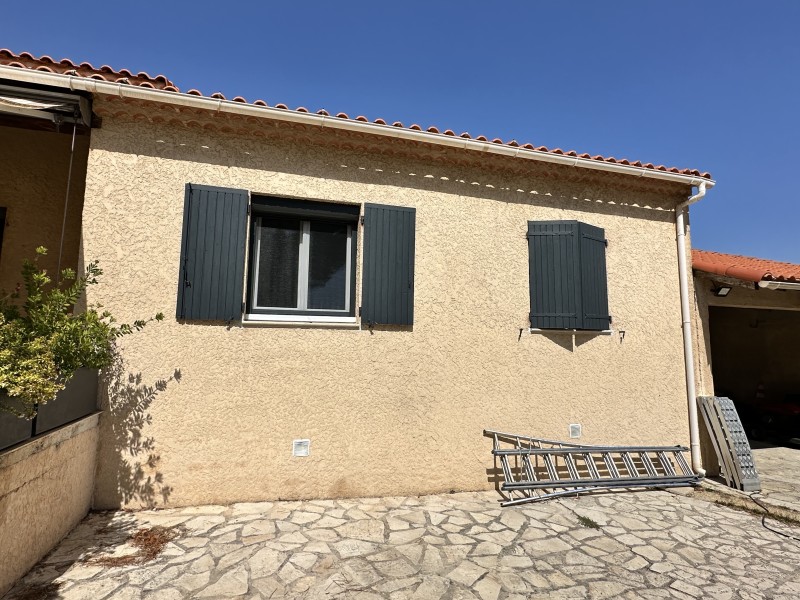 Installation fenêtres PVC et volets roulants sur Manosque