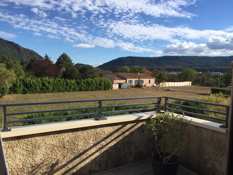 Garde corps en aluminium thermolaqué sur SISETRON