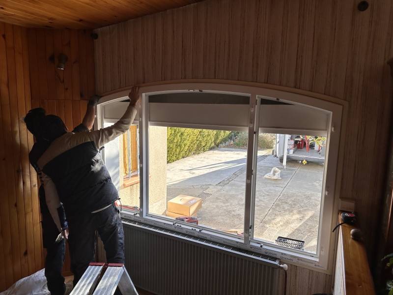 Démarrage installation fenêtre en PVC sur CHATEAU ARNOUX