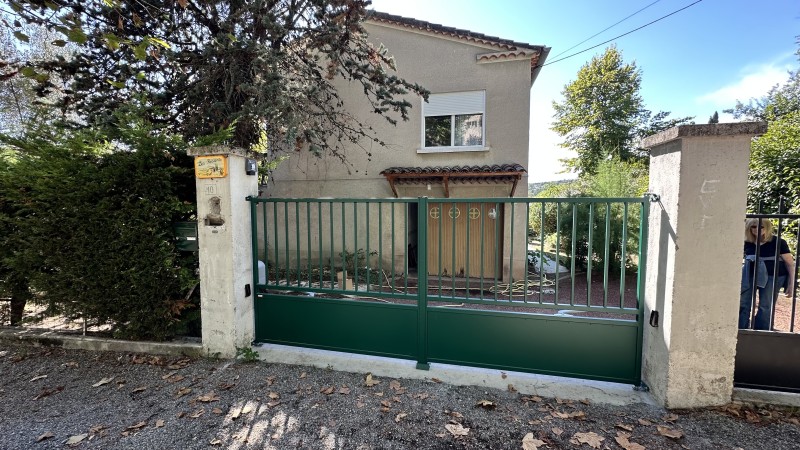 Remplacement d'un portail en acier avec motorisation sur FORCALQUIER