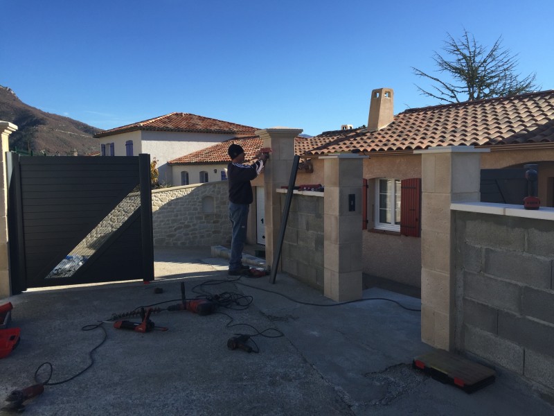 Mise en place d'un portail et d'un portillon en aluminium sur la commune de SISTERON