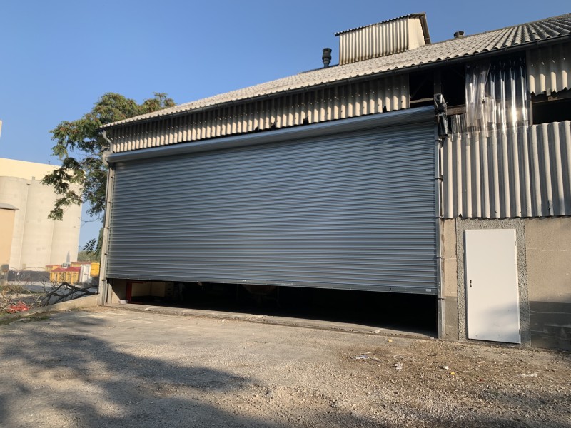 Mise en place d'un rideau métalique motorisé sur MANOSQUE