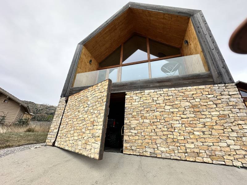 Motorisation porte de garage à ouverture extérieure dans les hautes alpes