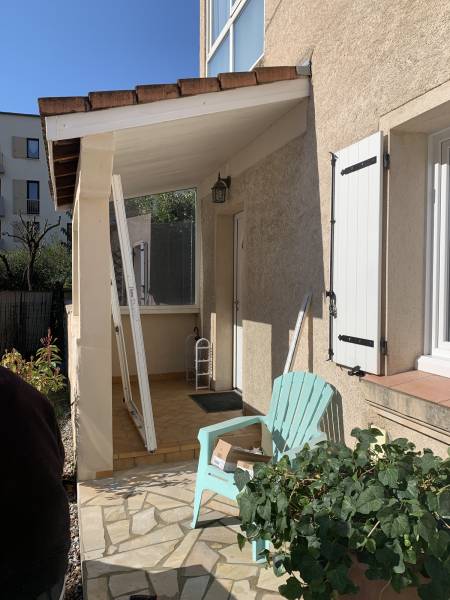 Démarrage installation porte entrée vitrée sur le secteur de Digne Les Bains