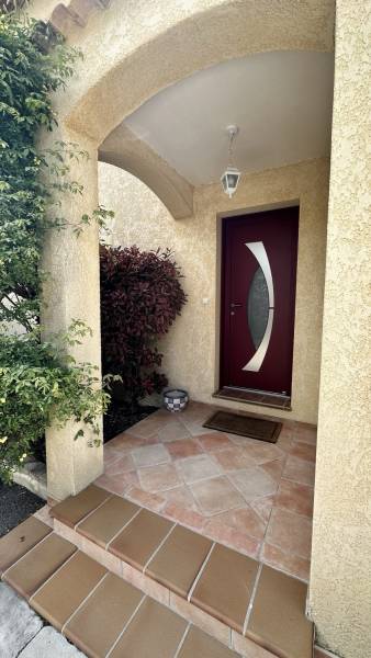Remplacement d'une porte d'entrée en aluminium dans le 04 Alpes de haute provence