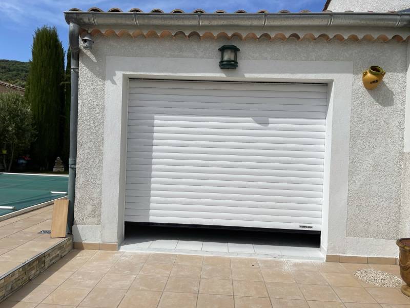 Installation porte de garage enroulable HORMANN sur la commune de Malijai