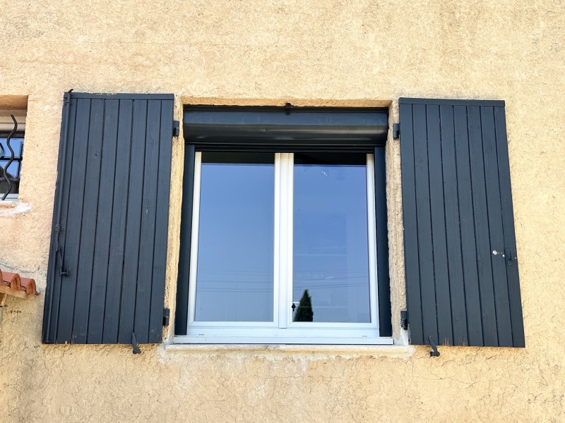 Installation fenêtres PVC et volets roulants sur Manosque