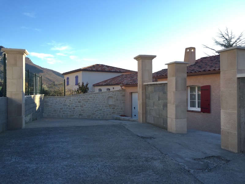 Future installation d'un portail et d'un portillon en aluminium sur SISTERON