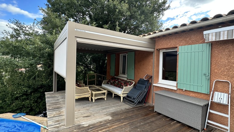 Installation d'une pergola Bioclimatique sur la commune de MALIJAI