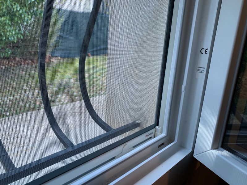 Fenêtres isolantes avec triple vitrage sur SISTERON