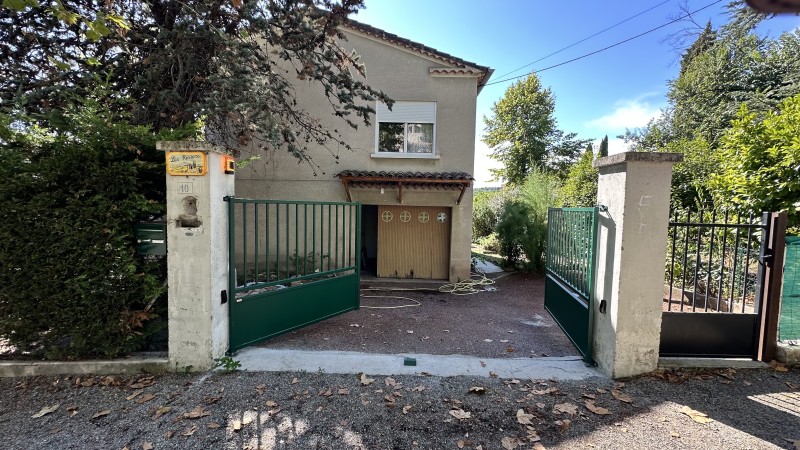 Mise en place d'un portail motorisé en acier thermolaqué sur FORCALQUIER