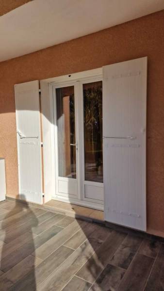 Remplacement de volets aluminium isolée 2 vantaux couleur blanc à Manosque dans le 04