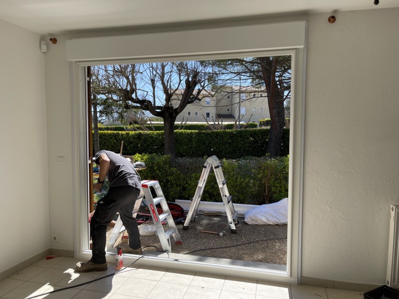 Pose d'une baie coulissante sur Peyruis