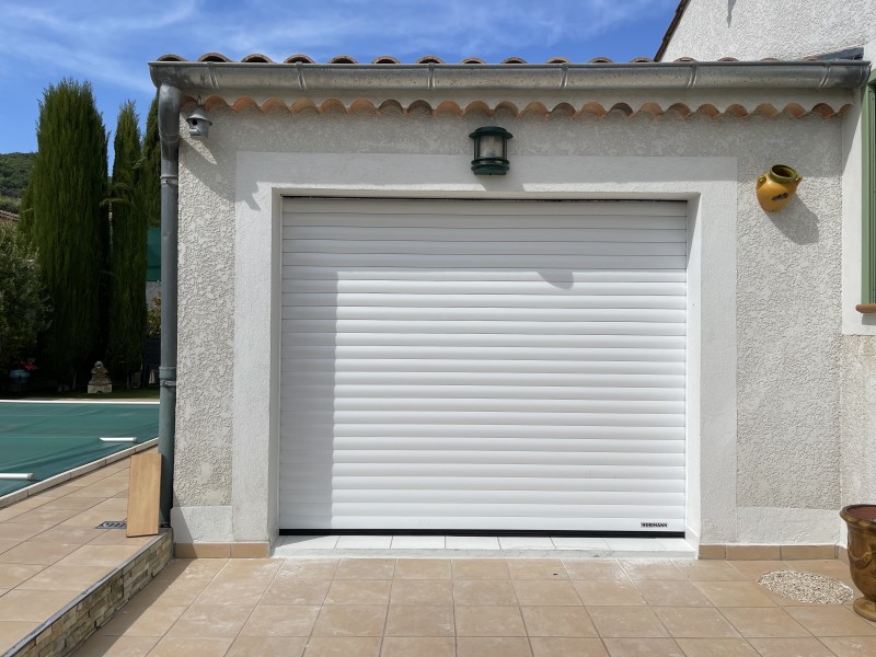 Installation porte de garage enroulable HORMANN sur CHATEAU ARNOUX